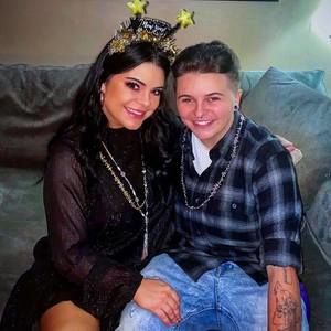 Meet your Posher, Dakota